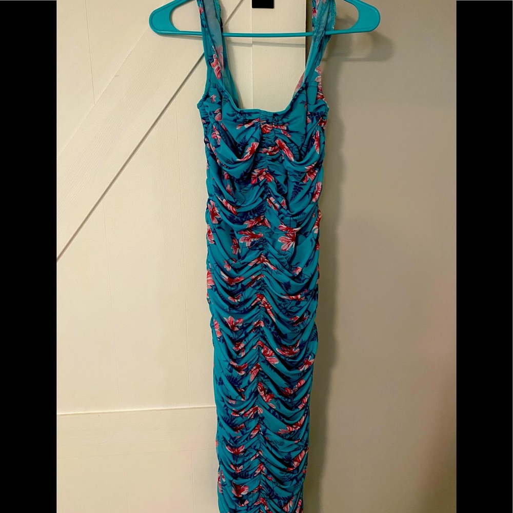 Pretty Little Thing ruched tropical dress size 8